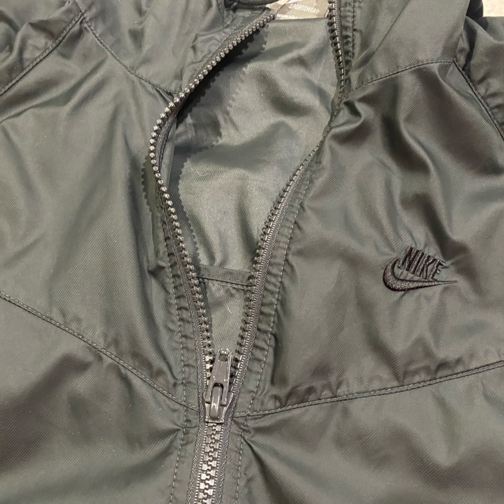Nike Ladies medium windbreaker